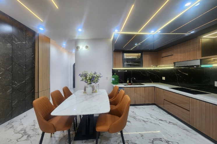 NHÀ ĐẸP HÒA XUÂN – 3 TẦNG FULL NỘI THẤT – CHỈ 5.4 TỶ – XÁCH VALI VÀO Ở NGAY!