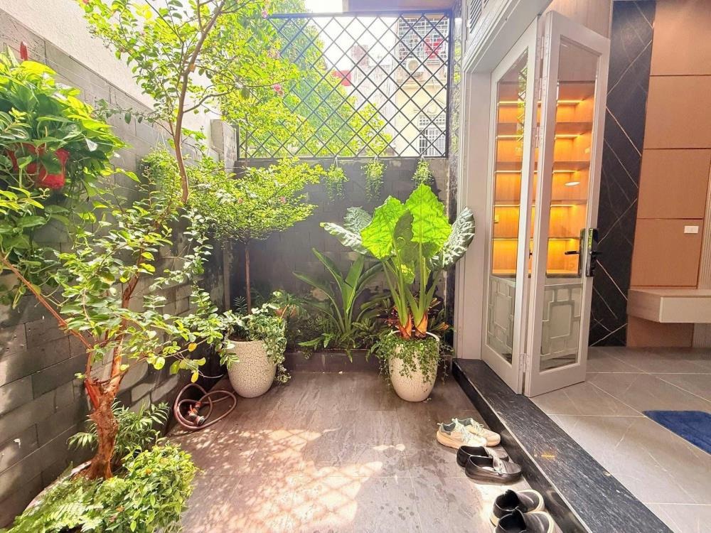 Nhà Đẹp Hoàng Hoa Thám: 46m² x 4 Tầng, Full Nội Thất, Ba Gác Đỗ Cửa