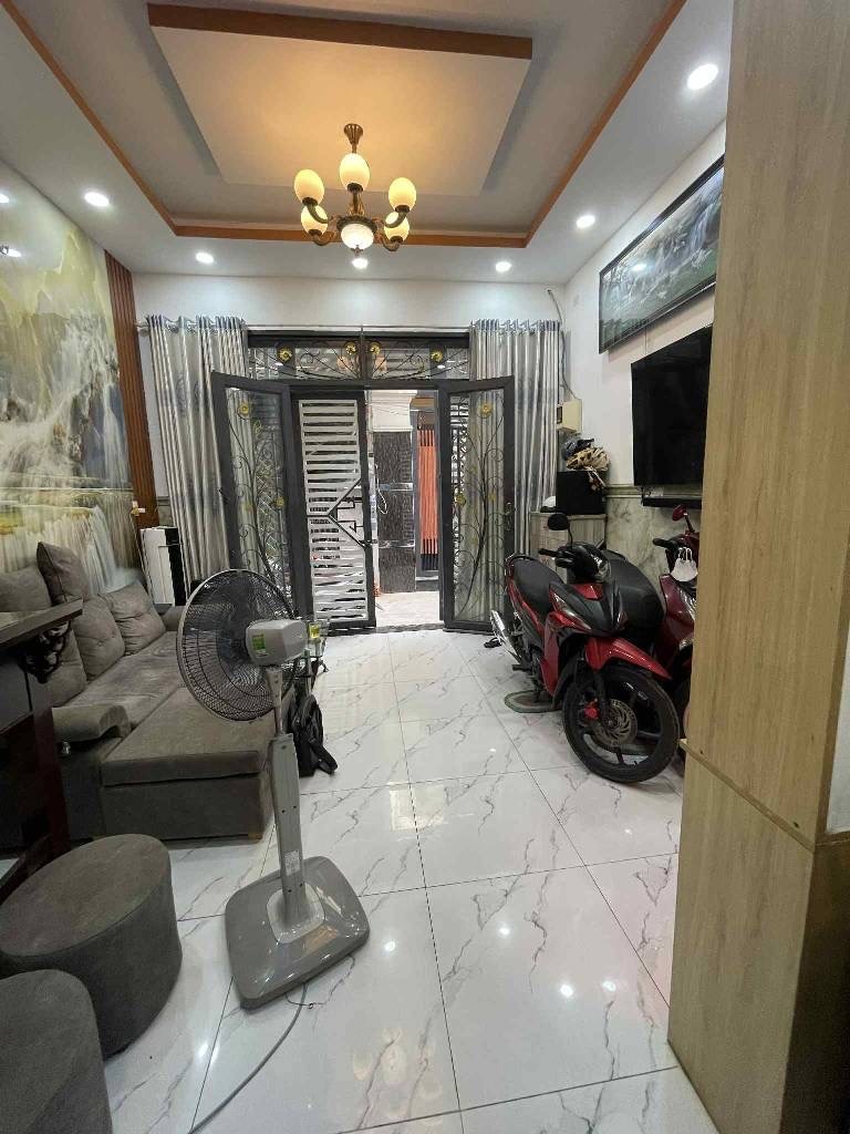 Bán nhà Bình Tân, 32m2, 2 tầng, gần Khu Tên Lửa - Giá Tốt