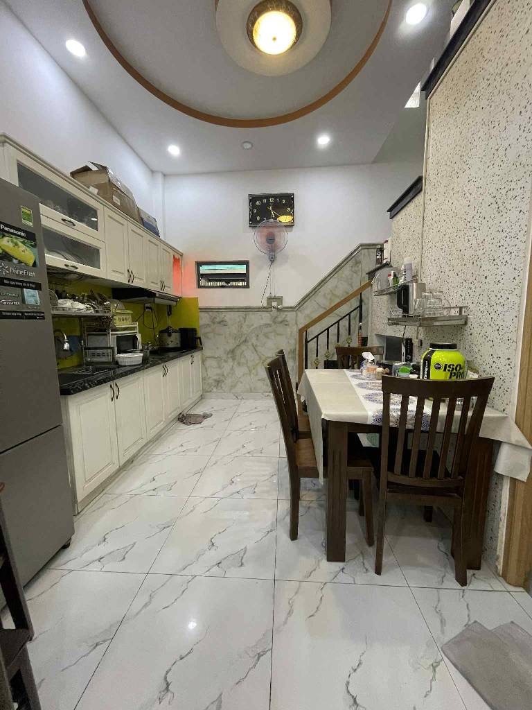 Bán nhà Bình Tân, 32m2, 2 tầng, gần Khu Tên Lửa - Giá Tốt