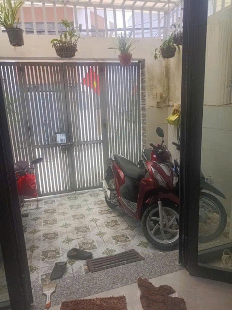Nhà phố Quận 9 Mặt Tiền Kinh Doanh - Giá 4.7 Tỷ - Vị Trí Đắc Địa