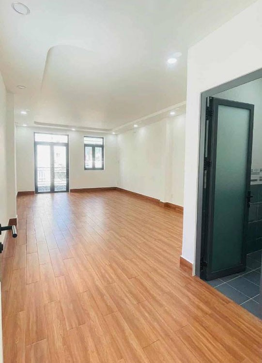 Nhà đẹp 4 tầng, hẻm xe tải, Lạc Long Quân - Giá 14.9 tỷ TL