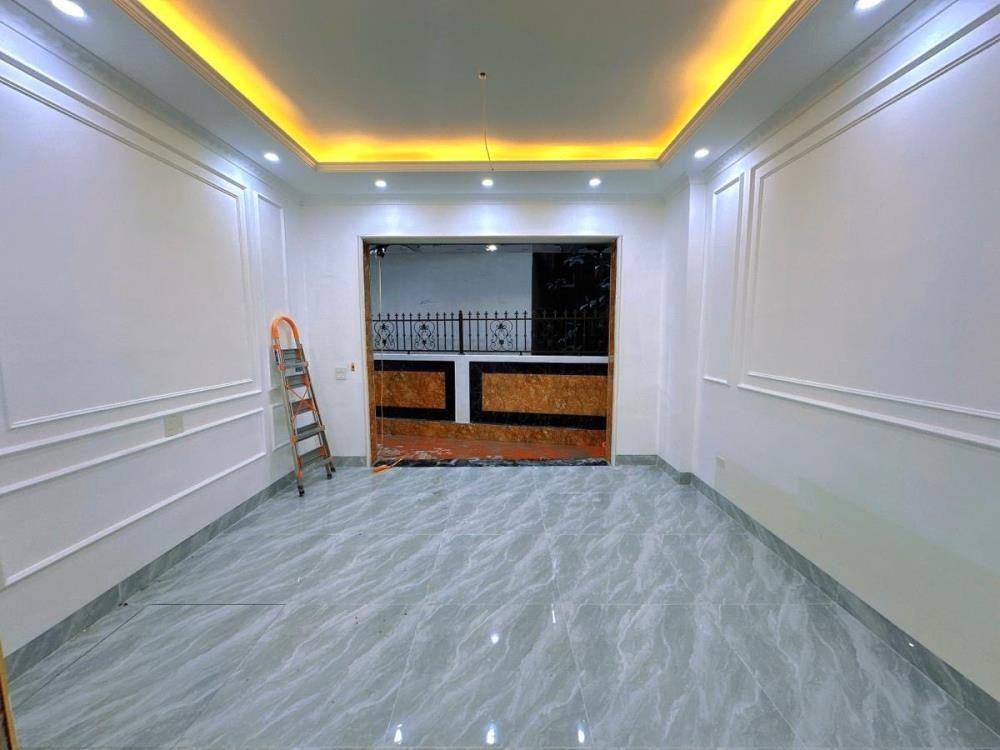 Pháo đài Láng, Đống Đa - Biệt thự 6 tầng, thang máy, mặt tiền 4m - Giá thương lượng