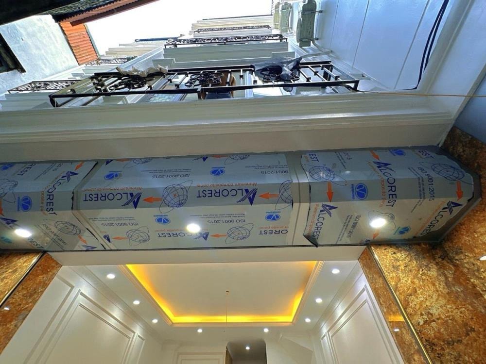 Pháo đài Láng, Đống Đa - Biệt thự 6 tầng, thang máy, mặt tiền 4m - Giá thương lượng