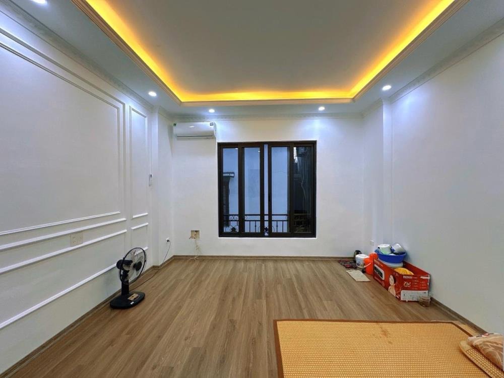 Pháo đài Láng, Đống Đa - Biệt thự 6 tầng, thang máy, mặt tiền 4m - Giá thương lượng