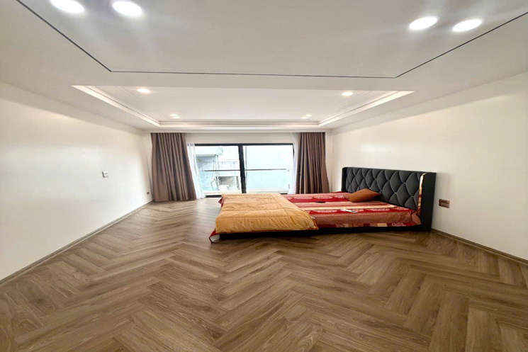 Bán nhà Lâm Hạ 45m 7 tầng thang máy lô góc phân lô ô tô tránh giá 16.8 tỷ
