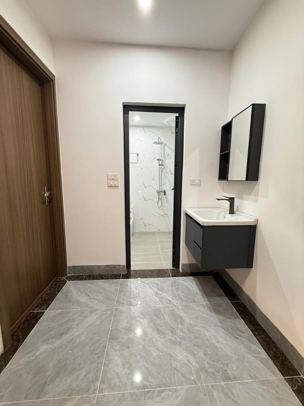 Yên Hòa - Nhà Mới 5 Tầng, 31m2, Mặt Tiền Rộng, Ô Tô Đỗ Cửa
