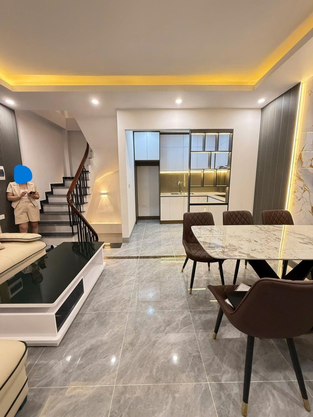 Yên Hòa - Nhà Mới 5 Tầng, 31m2, Mặt Tiền Rộng, Ô Tô Đỗ Cửa