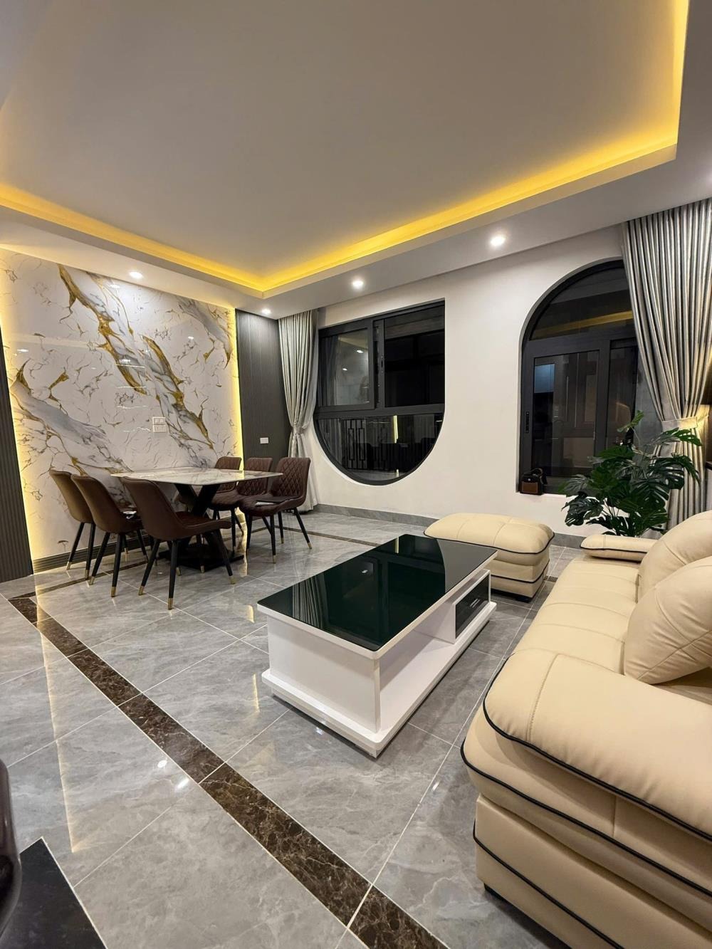 Yên Hòa - Nhà Mới 5 Tầng, 31m2, Mặt Tiền Rộng, Ô Tô Đỗ Cửa