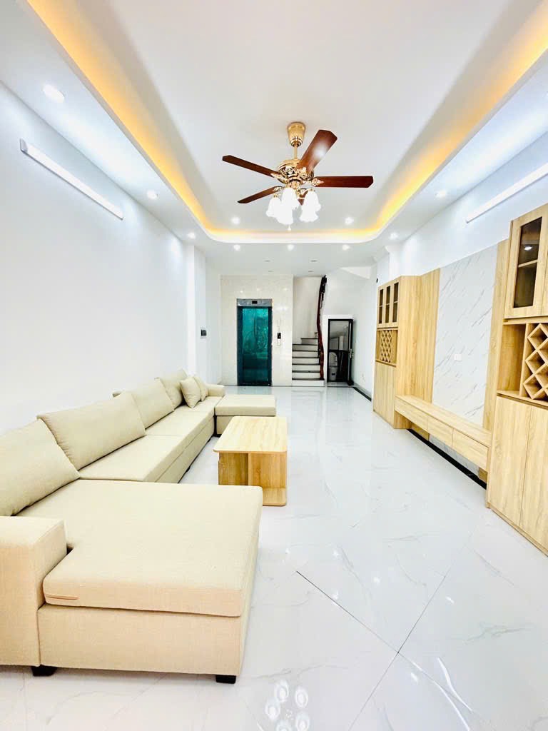 Bán nhà Mai Động, 5 tầng, thang máy, ô tô đỗ cửa - Giá Tốt