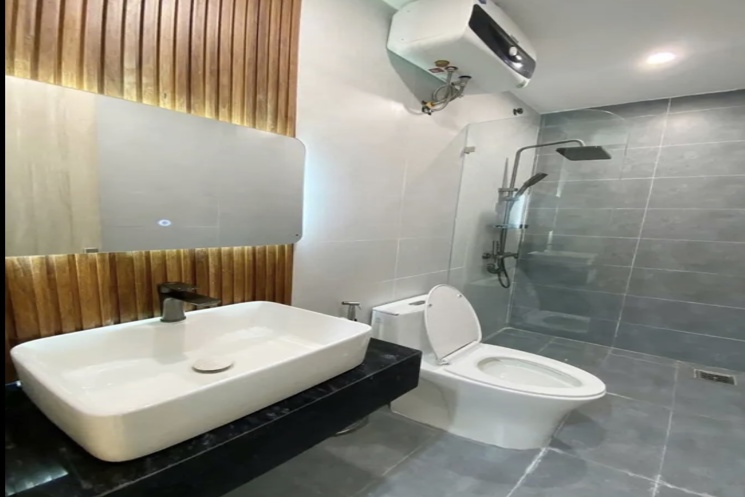 Nhà 2 tầng Huỳnh Ngọc Huệ . DT:47m , ngang 4m18