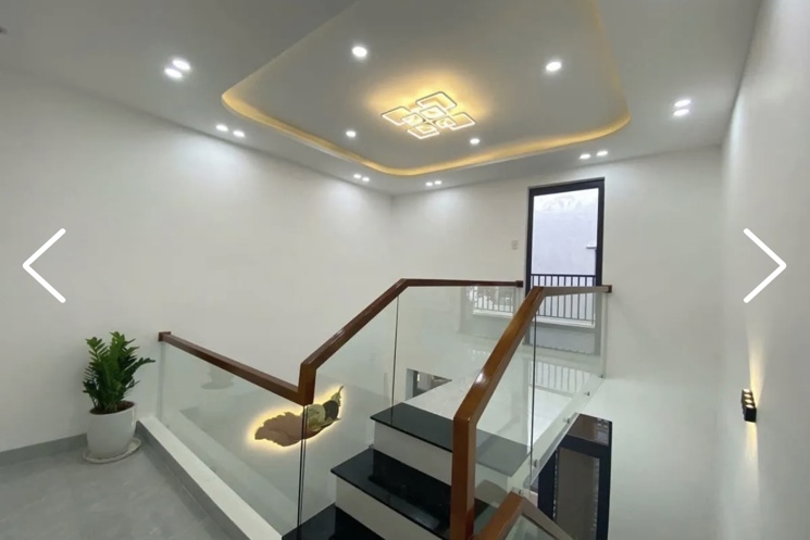 Nhà 2 tầng Huỳnh Ngọc Huệ . DT:47m , ngang 4m18