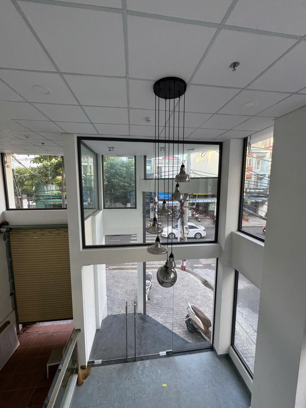Cho Thuê Nhà Mặt Tiền Bàu Cát - 650m2 - Thiết Kế Sang Trọng