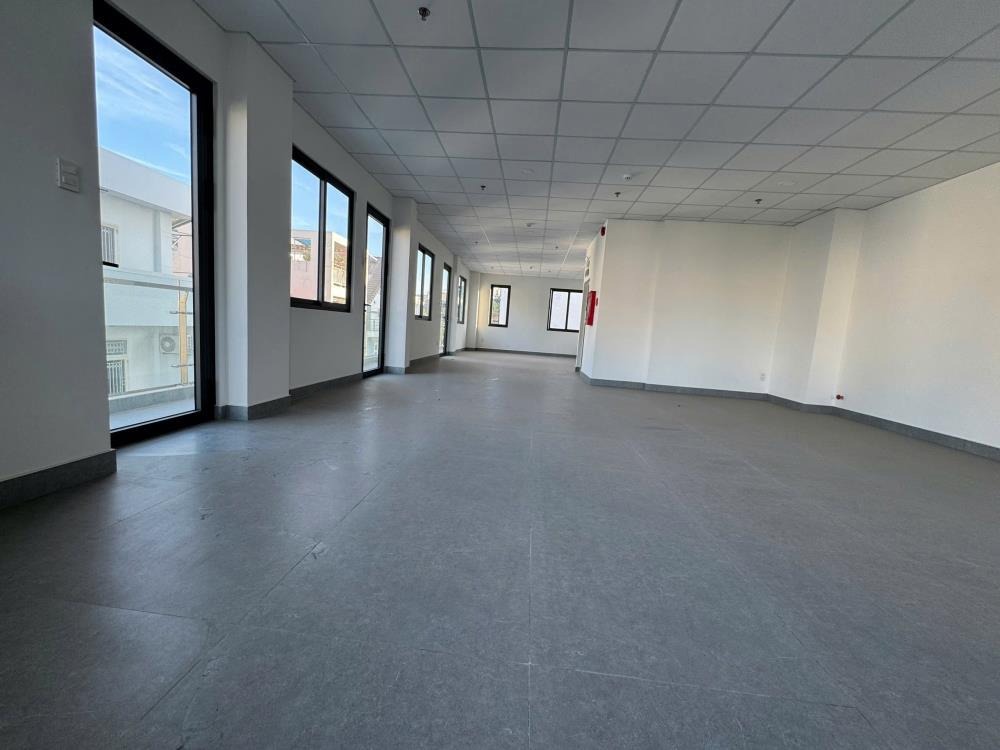 Cho Thuê Nhà Mặt Tiền Bàu Cát - 650m2 - Thiết Kế Sang Trọng