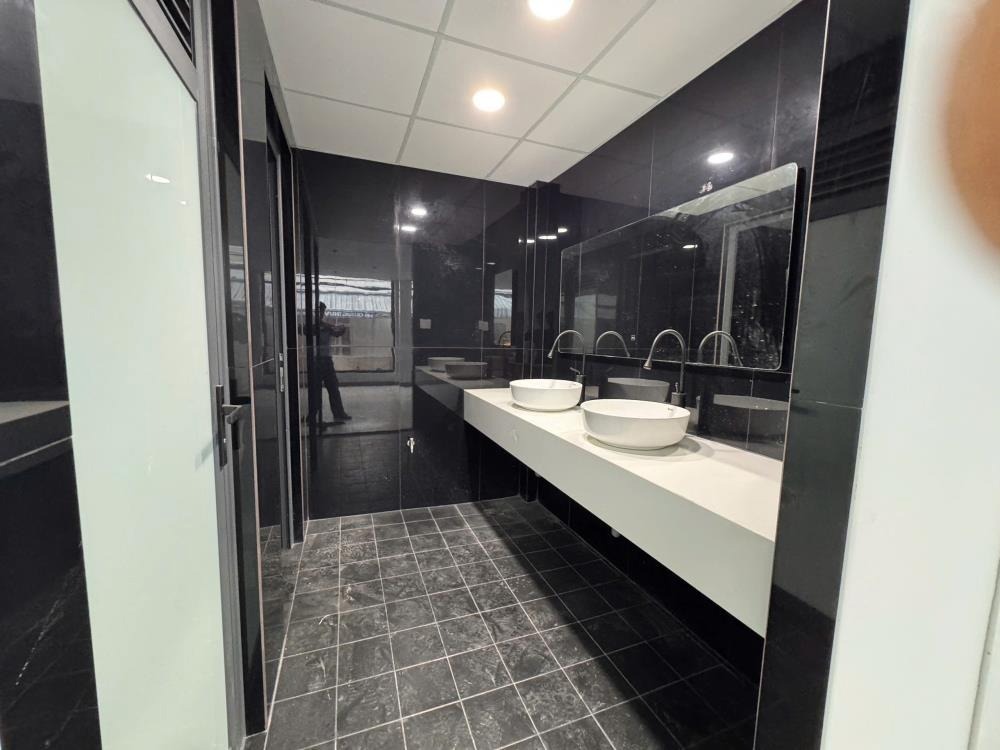 Cho Thuê Nhà Mặt Tiền Bàu Cát - 650m2 - Thiết Kế Sang Trọng