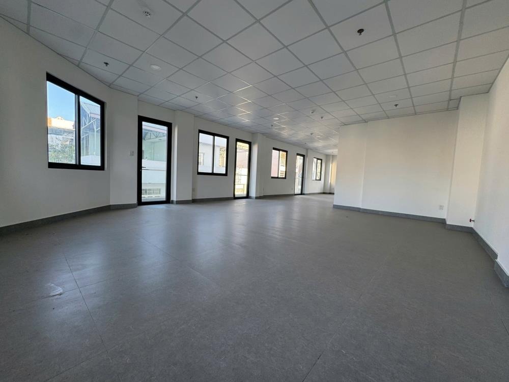 Cho Thuê Nhà Mặt Tiền Bàu Cát - 650m2 - Thiết Kế Sang Trọng