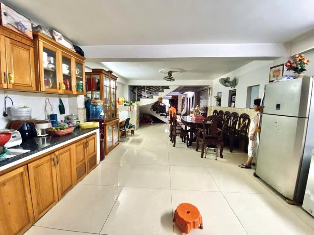 Bán gấp nhà mặt tiền thụt, 5 tầng, 170m2, hẻm 6m, P15 Tân Bình - Giá 15.x tỷ