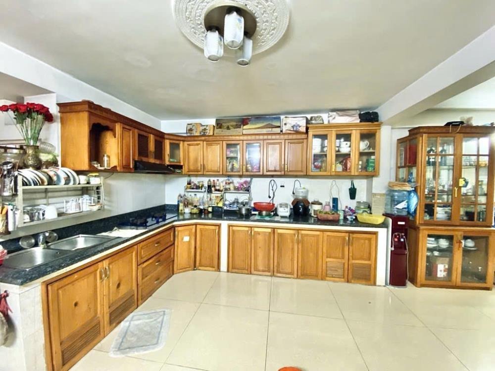Bán gấp nhà mặt tiền thụt, 5 tầng, 170m2, hẻm 6m, P15 Tân Bình - Giá 15.x tỷ