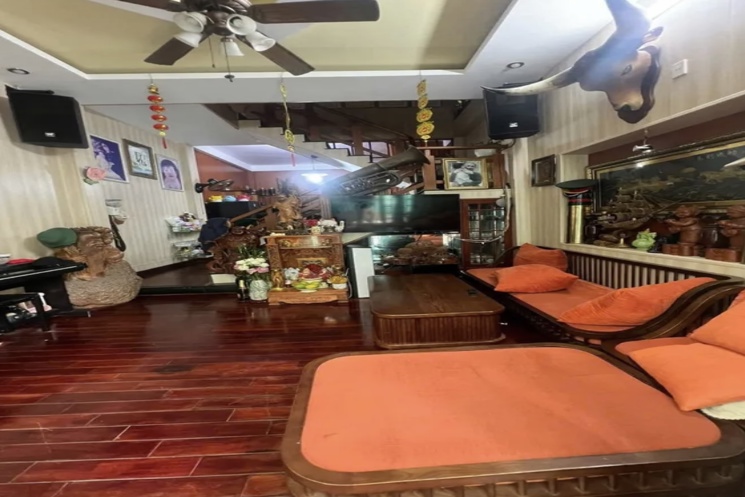 Nhà 2 tầng kiệt Lê Duẩn . DT:45m , ngang hơn 4m