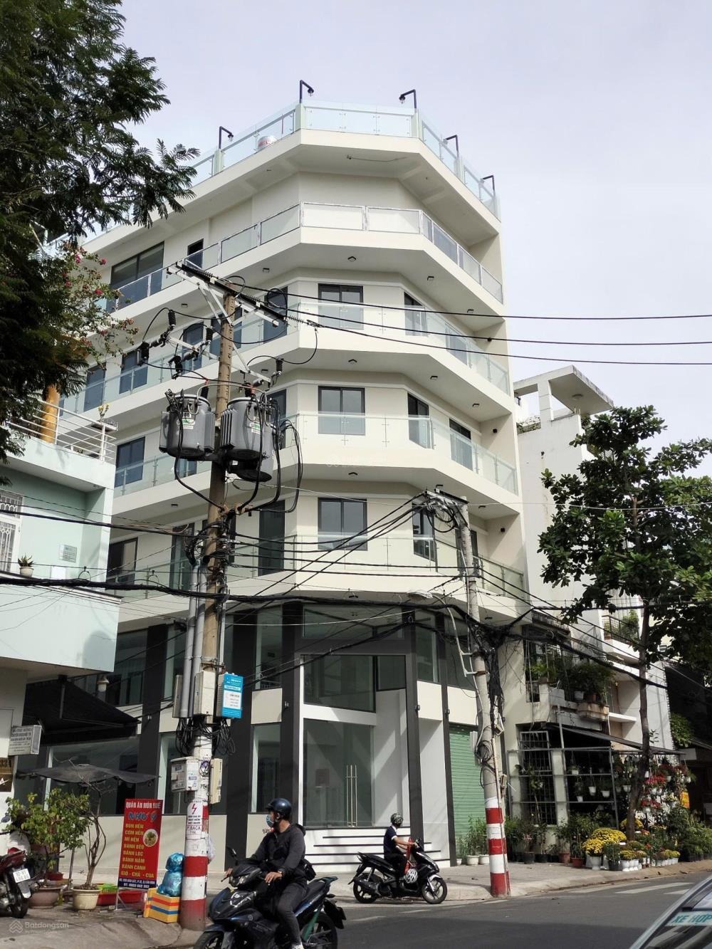 Cho Thuê Nhà Mặt Tiền Đắc Địa 235 Bàu Cát - Chính Chủ