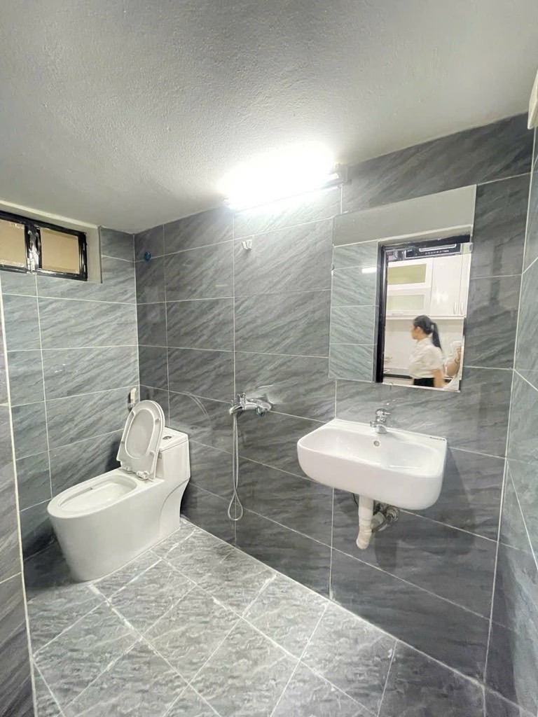 Bán Căn Hộ Tập Thể Phương Mai, Vị Trí Đắc Địa, Giá Tốt