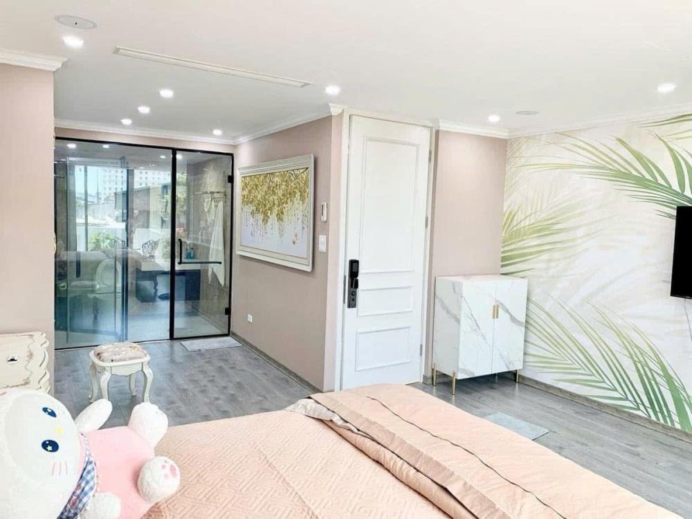 Mặt phố lõi Đống Đa 7 tầng thang máy full nội thất - Vị trí đắc địa gần Văn Miếu