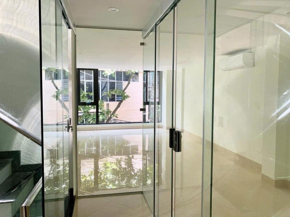 Mặt phố lõi Đống Đa 7 tầng thang máy full nội thất - Vị trí đắc địa gần Văn Miếu
