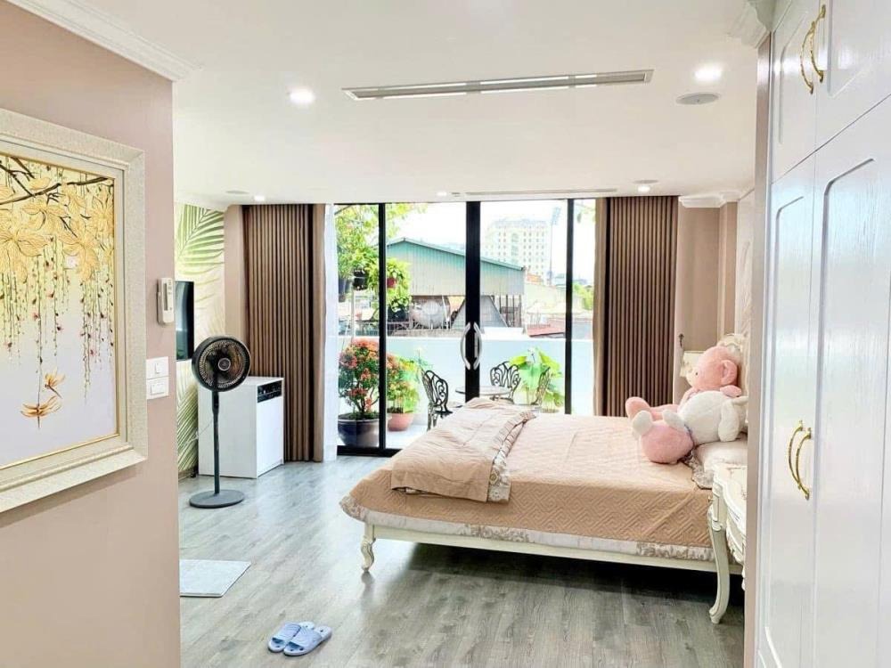 Mặt phố lõi Đống Đa 7 tầng thang máy full nội thất - Vị trí đắc địa gần Văn Miếu