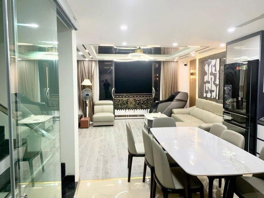 Mặt phố lõi Đống Đa 7 tầng thang máy full nội thất - Vị trí đắc địa gần Văn Miếu