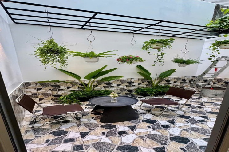 Nhà 3 tầng, 3 mê kiệt 561 Hoàng Diệu. Kiệt 3 m đối diện Chợ Mới, cách đường 60m