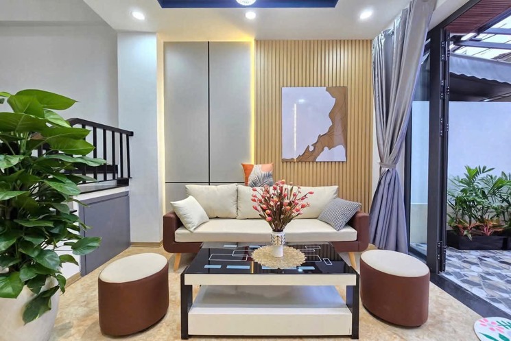 Nhà 3 tầng, 3 mê kiệt 561 Hoàng Diệu. Kiệt 3 m đối diện Chợ Mới, cách đường 60m