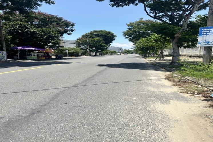 Lô đất 2 mặt tiền Lộc Ninh . DT:170m , ngang 14m