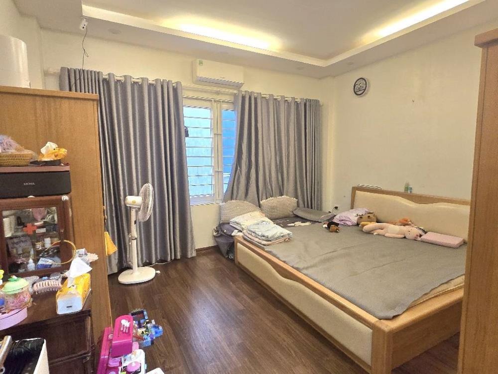 Bán Nhà Vĩnh Tuy - Phân Lô Quân Đội - 2 Mặt Ngõ - Nhà Tự Xây Chắc Chắn