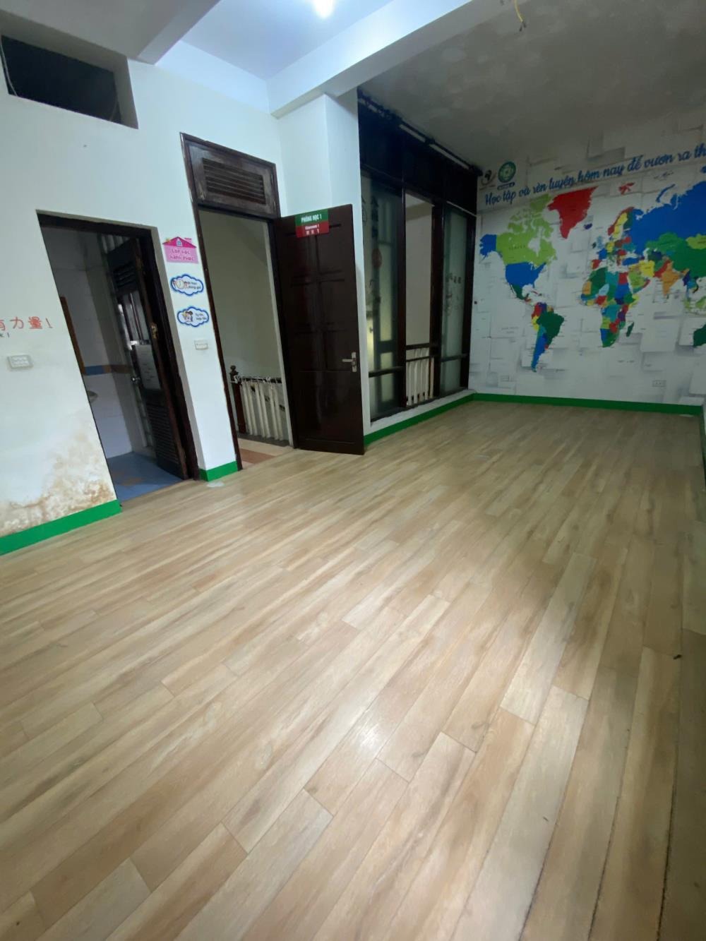 Cho Thuê Nhà Mai Dịch, Cầu Giấy - 120m2, 4 Tầng, Mặt Tiền 7m, Giá 22tr