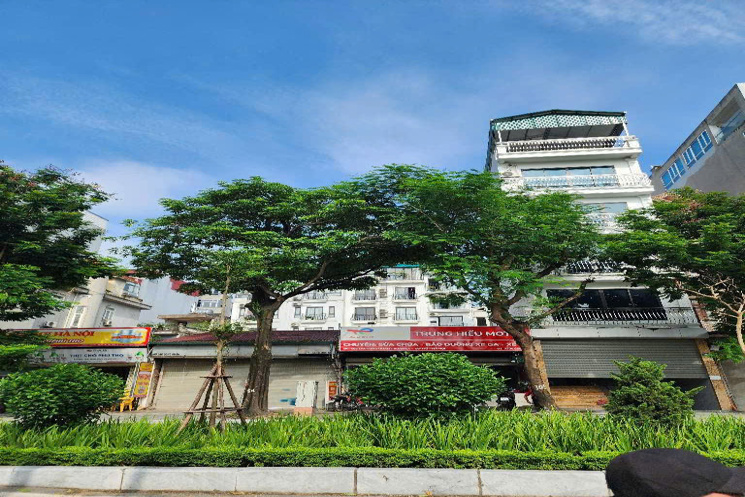 BÁN ĐÁT VÀNG TẠI MẶT PHỐ HỒ TÂY - LẠC LONG QUÂN _170 M .VỈA HÈ 6 M KINH DOANH BẤT CHẤP.XÂY TÒA