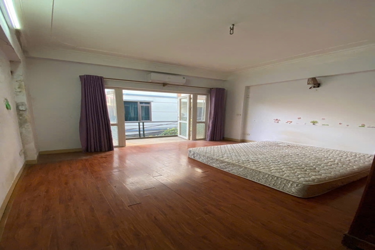 Bán nhà dân phố Triều Khúc, HN. DT 62m2, 4 tầng, giá 13.3 tỷ. LH: 0568433999