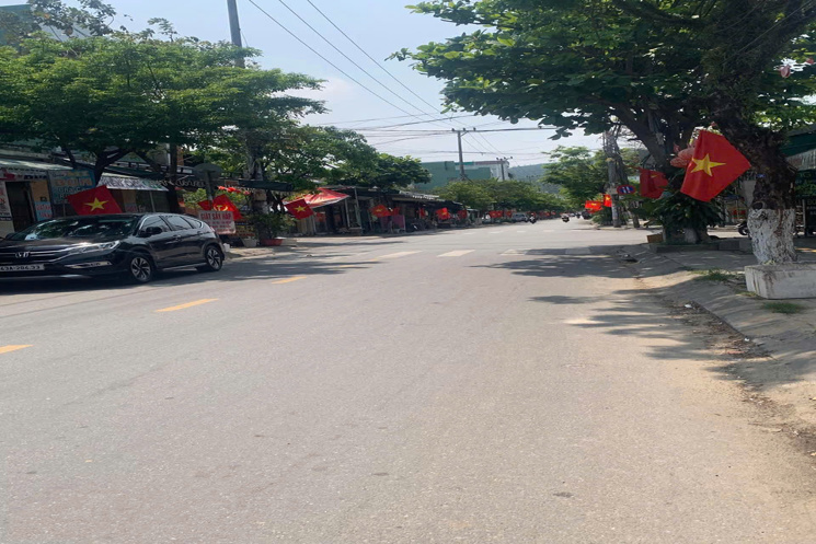 LIÊN CHIỀU- HOÀ KHÁNH Nam Cao 190m 4.5T
- Kiệt nhựa  5m vài bước ra Tôn Đức Thắng thông PN Xương Dt