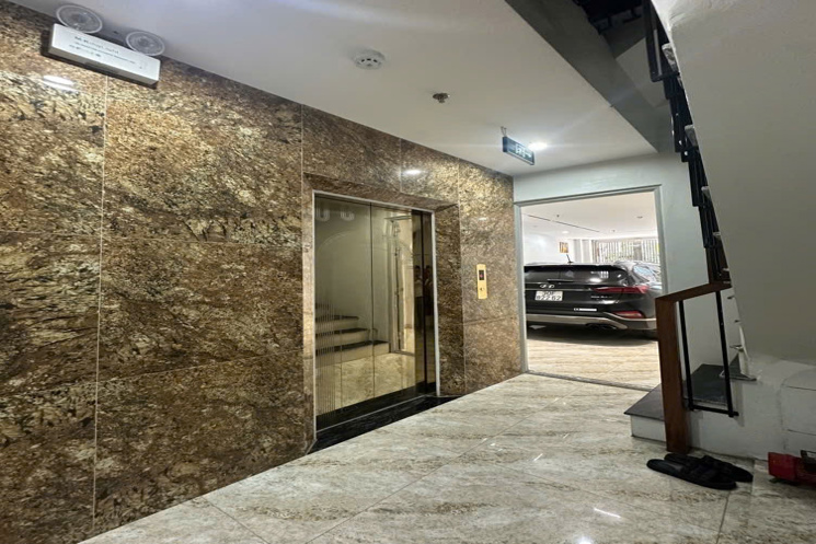 PL TC75 Lai Xá 67.5m2 - 7 tầng TM, 2 ô tô tránh, NT đẹp, giá 14,5 tỷ