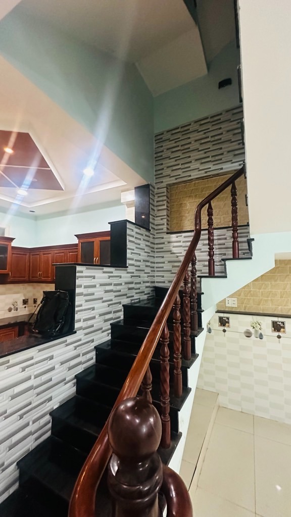 Nhà mới đẹp Gò Xoài - 3 tầng - Hẻm ô tô - 5.55 tỷ