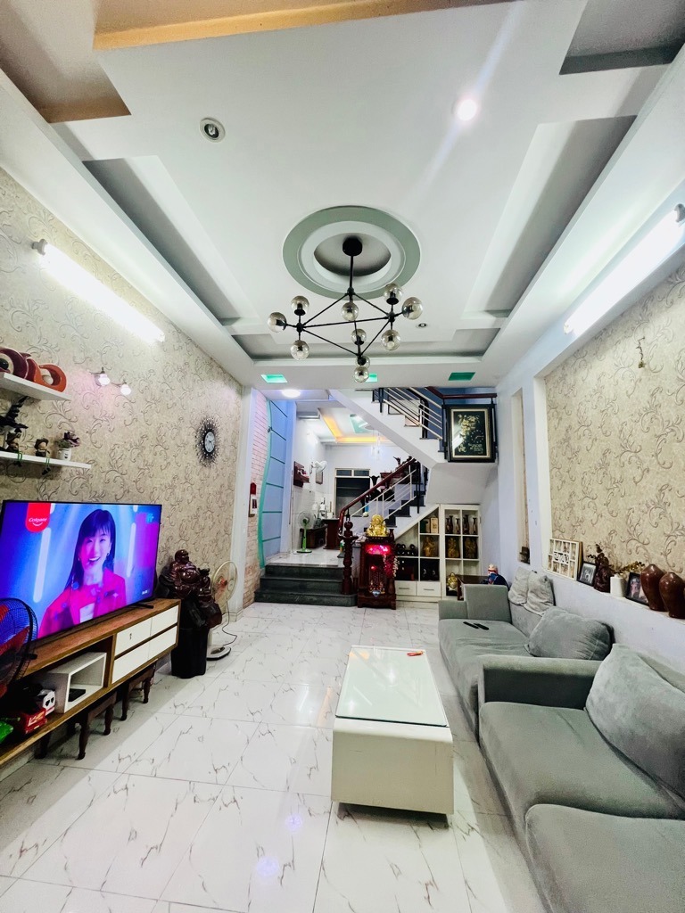Bán nhà 4 tầng, 68m2, Lê Văn Sỹ - Vị trí đẹp, giá 8.3 tỷ