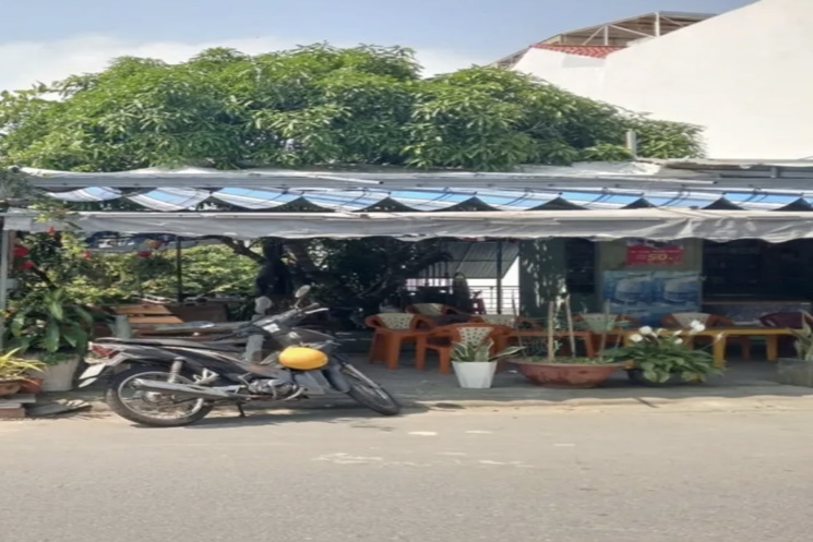 Lô đất mặt tiền Nguyễn Đình Chiểu . DT:81m , ngang 4m5