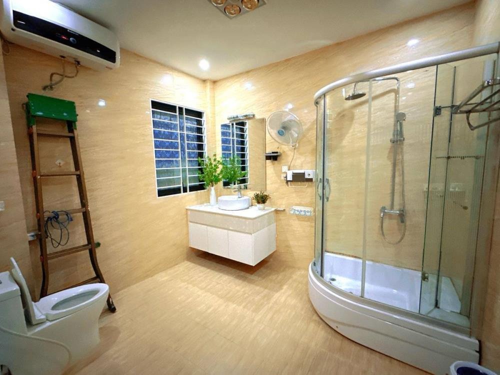 Bán Nhà Phố 6 Tầng, Mặt Tiền 4.8m, Cầu Giấy - Giá 11.5 tỷ