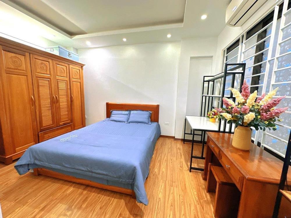 Bán Nhà Phố 6 Tầng, Mặt Tiền 4.8m, Cầu Giấy - Giá 11.5 tỷ