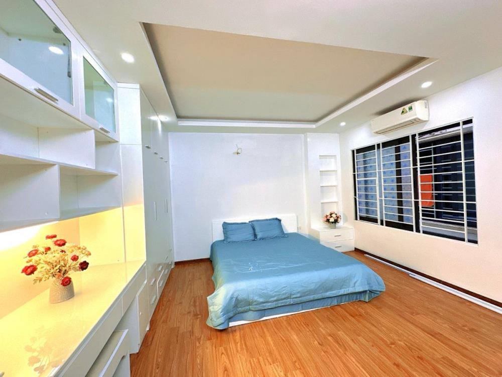 Bán Nhà Phố 6 Tầng, Mặt Tiền 4.8m, Cầu Giấy - Giá 11.5 tỷ