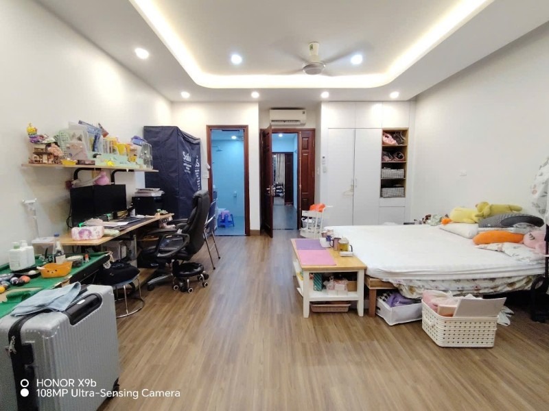 Bán nhà Lâm Hạ, Bồ Đề 6 tầng, 90m², MT 5.7m, Oto Tránh - 32 tỷ