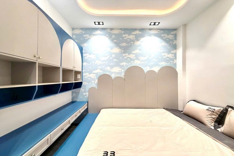 Cần bán nhà mặt tiền Lý Thường Kiệt, Hải Châu, 107m2, 3 tầng, giá hơn 14 tỷ