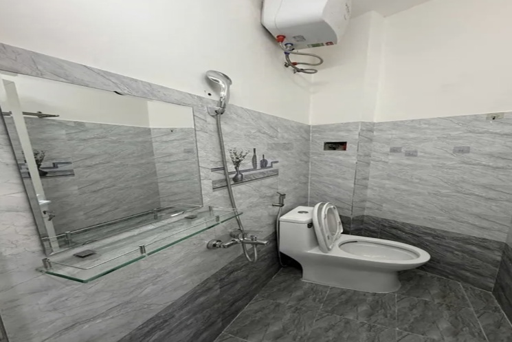 Nhà 3 tầng 2 mặt kiệt oto Lê Đình Lý . Mặt tiền rộng 5m2