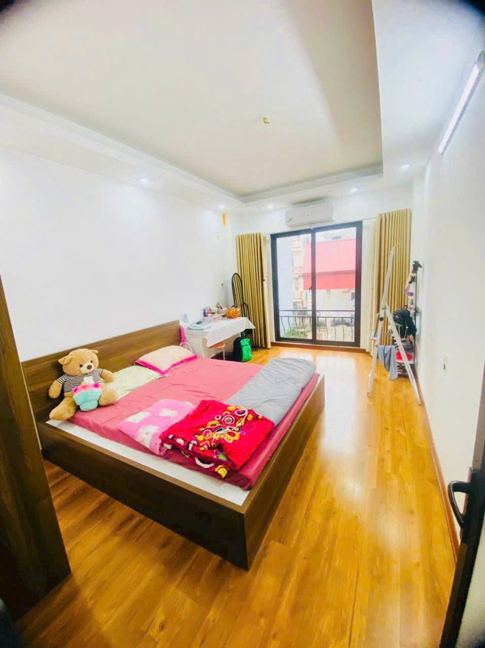 Yên Nghĩa - Hà Đông: Nhà 4 Tầng, Mặt Tiền 3.3m, Gần Đại Học, BV, Ô Tô Đỗ Cửa