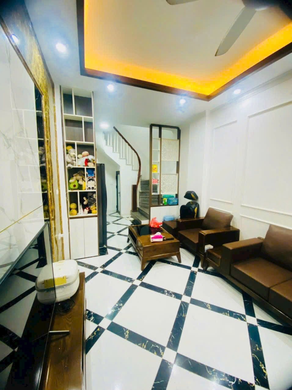 Yên Nghĩa - Hà Đông: Nhà 4 Tầng, Mặt Tiền 3.3m, Gần Đại Học, BV, Ô Tô Đỗ Cửa
