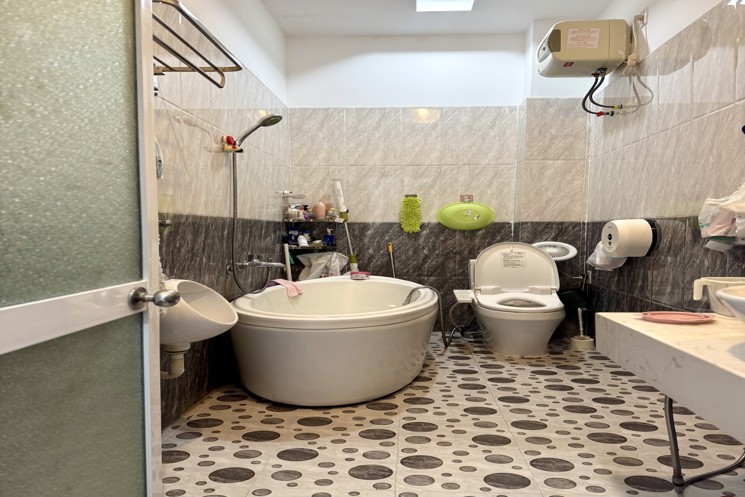 Siêu phẩm Nguyễn Dữ 2 mặt tiền – Nhà 3 tầng kiên cố, Phong cách Hiện Đại – Giá Chỉ 7.8 Tỷ!